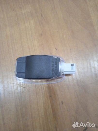 Плафон подсветки салона Mercedes Gls-Class 166