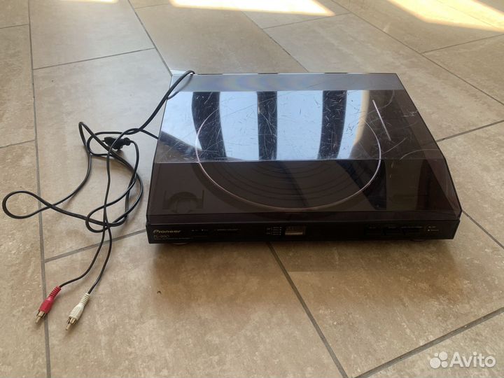 Проигрыватель виниловых пластинок