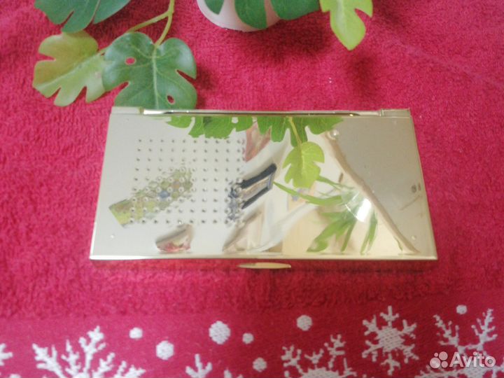 Пустые коробочки от Catkin и Benefit