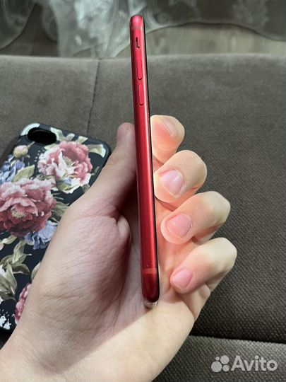 Телефон iPhone se 2020 64 gb