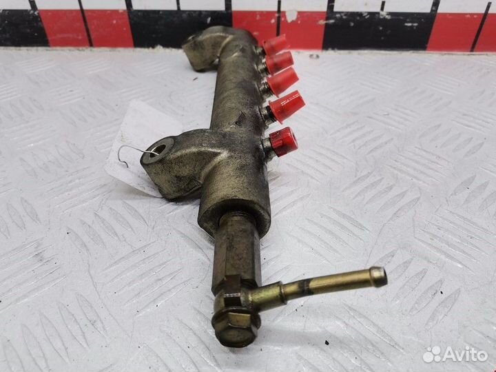 Топливная рампа Nissan X-Trail T30 2003