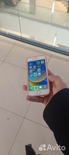 iPhone 8, 64 ГБ