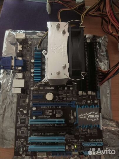 Материнская плата с процессором и памятью