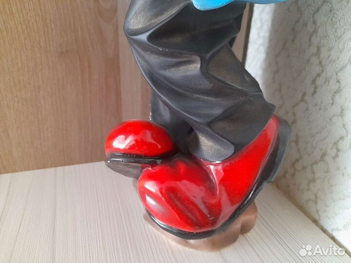 Статуэтка Клоун с сердцем 12*12*35см