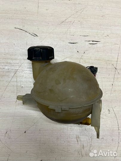 Расширительный бачок Peugeot 307