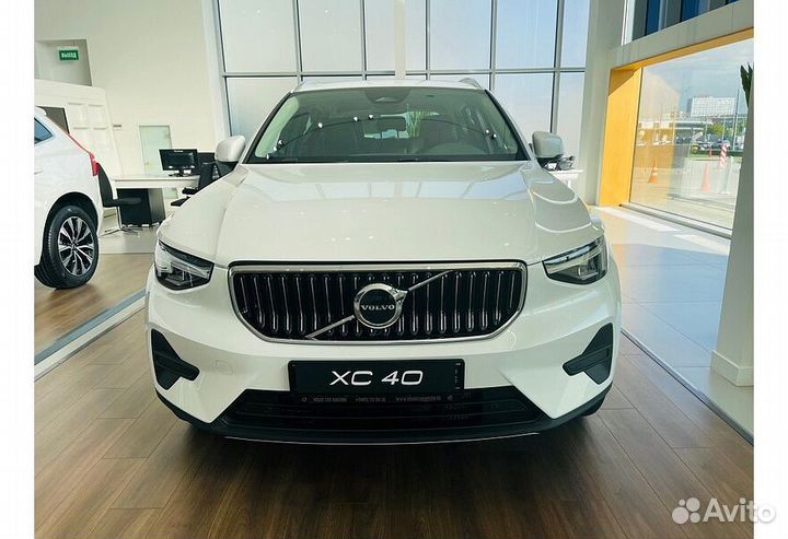 Volvo XC40 2.0 AMT, 2023