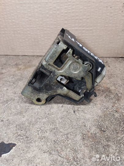 Передний левый замок Рено Клио 2 1998-2002