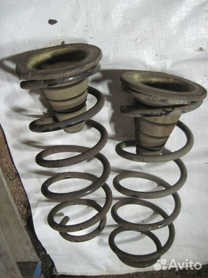 Пружина задняя Toyota Land Cruiser 200 2013