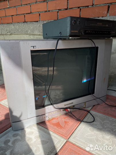 Телевизор бу panasonic