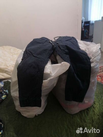 2 пакета детских вещей