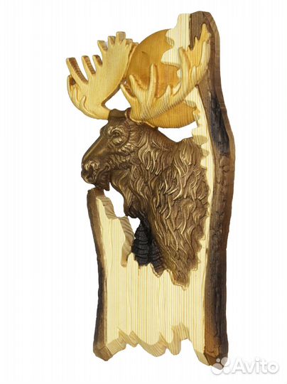 Резное панно из дерева 