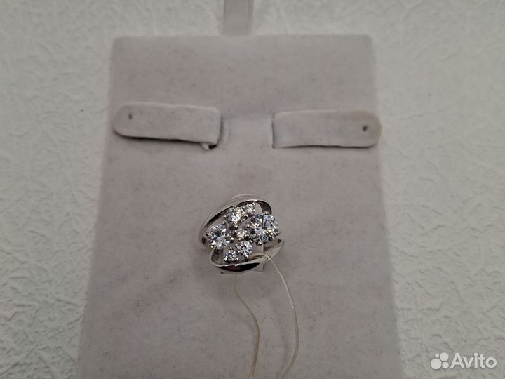 Кольцо серебряное с кристаллом Swarovski разм.16,5