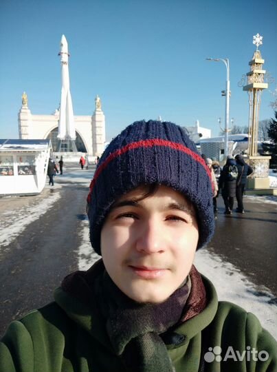 Учитель музыки, помощь по школе