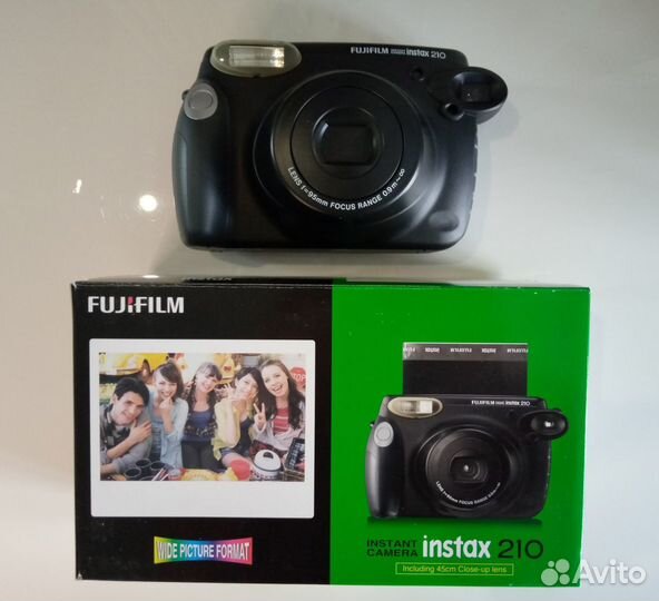 Фотоаппарат моментальной печати Fujifilm Instax