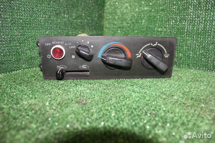 Блок управления печкой Mitsubishi Space Runner 92