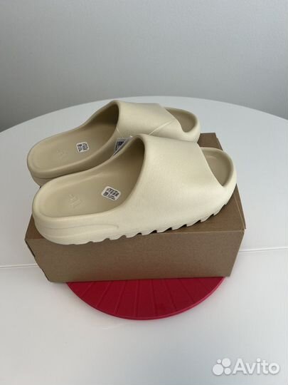 Шлепанцы мужские Yeezy Slide Bone