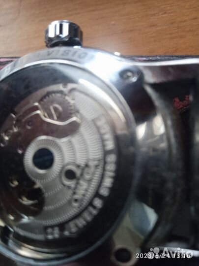Продам часы наручные