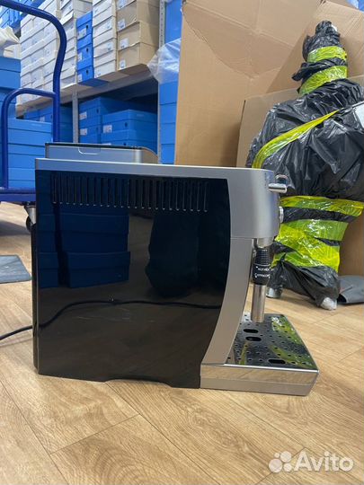 Кофемашина delonghi magnifica s