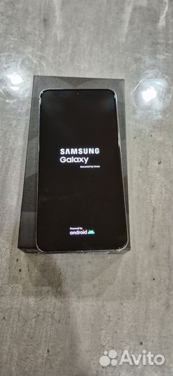 Samsung Galaxy S22, 8/128 ГБ