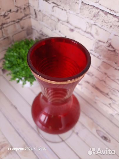 Ваза цветное красное рубиновое стекло позолота