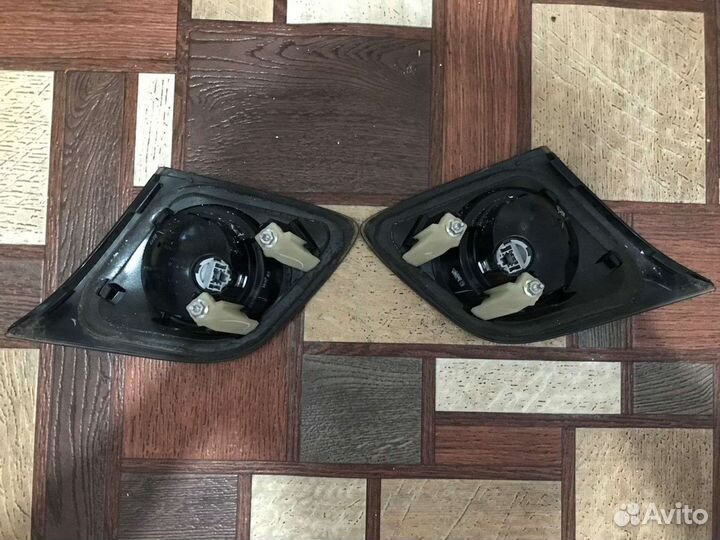 Фонари в крышку Мазда 3 хэтчбек