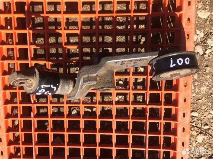 Натяжитель ремня Тойота Королла Е120