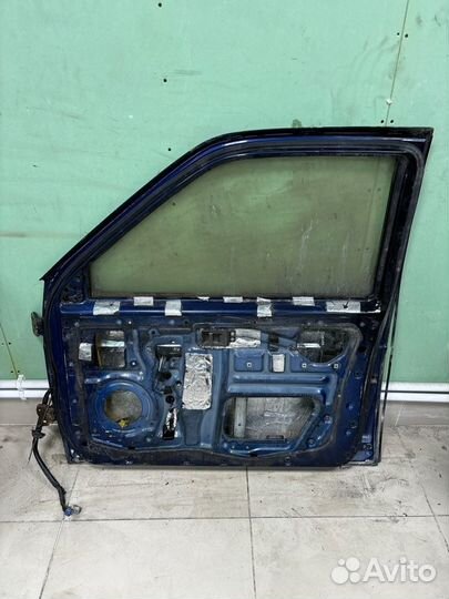 Дверь передняя правая Nissan Terrano WD21