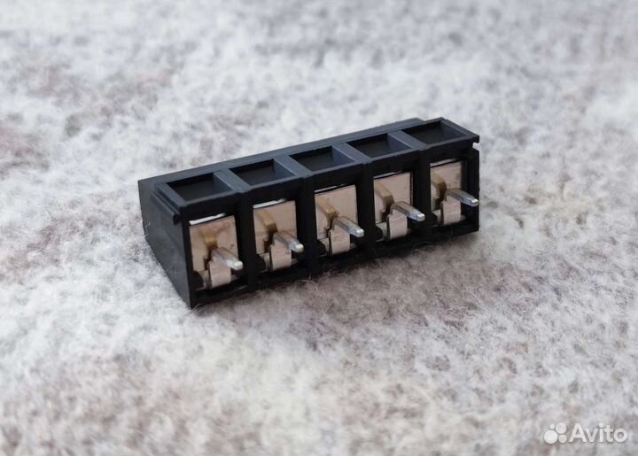 Клемма на плату 5 контактов
