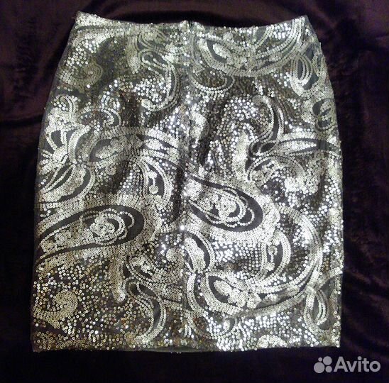 Юбка с пайетками новая