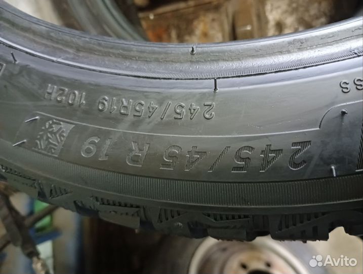 Michelin X-Ice North 4 245/45 R19 102H