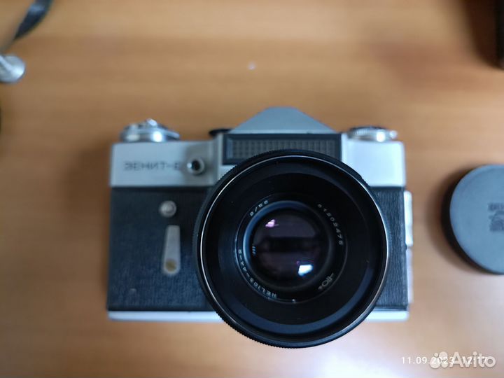 Зеркальный фотоаппарат зенит Е.Объектив Гелиос44-2