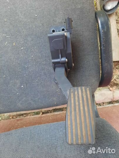 Педаль газа на LADA гранту