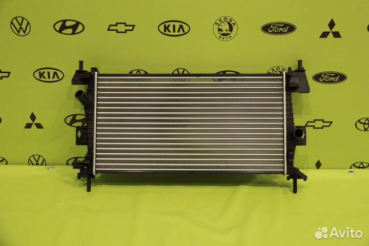 Радиатор охлаждения двс Ford Focus 3 2011 - 2019