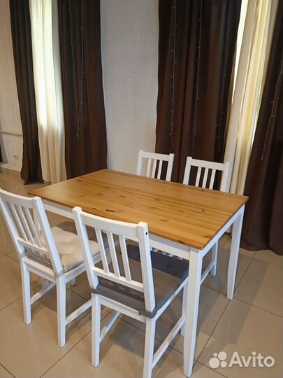 Стол и стулья IKEA