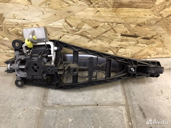 Ручка двери зад левая Опель Зафира Б