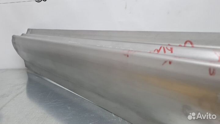 Mercedes Sprinter порог откатной двери левый