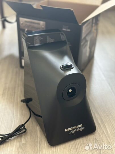 Мясорубка Redmond RMG-1247