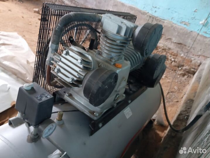 Компрессор воздушный сб4/ф-270.LB 75.и оборудовани