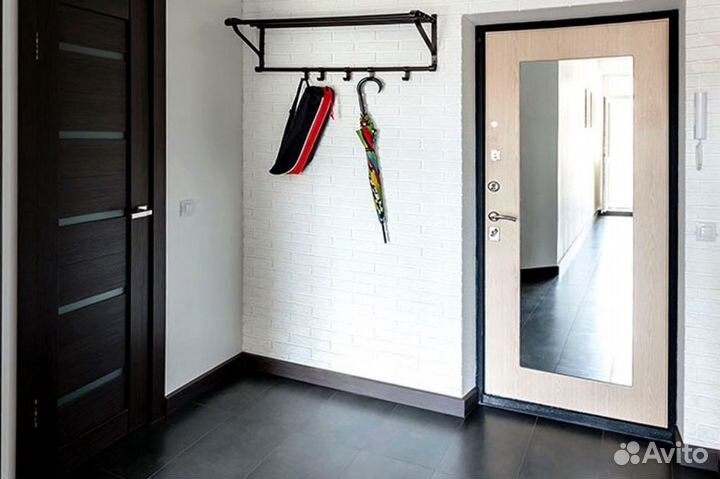 Входные двери. Зеркало с установкой