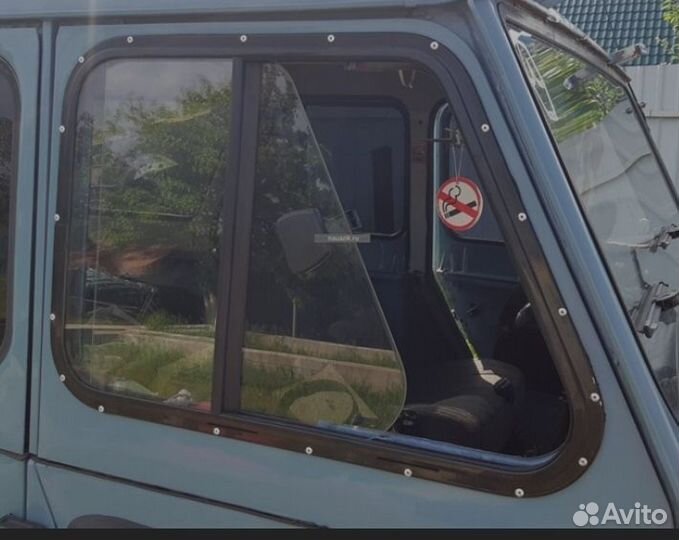 Стекла на двери УАЗ хантер