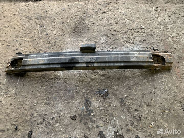 Усилитель переднего бампера Киа Рио 2 Kia Rio