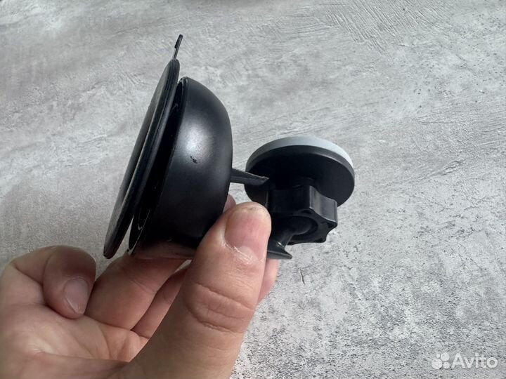 Держатель на присоске магнитный