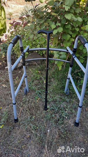 Трость для ходьбы для пожилого человека