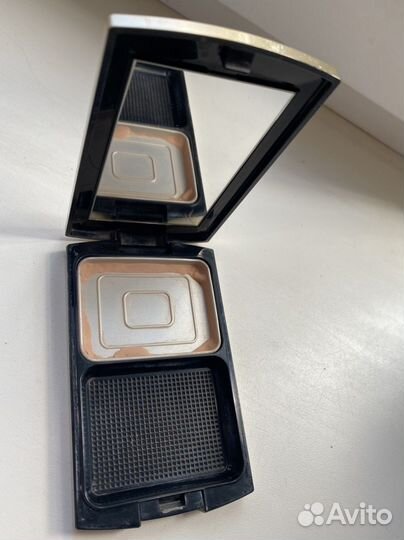 Футляр для комактной пудры Amway artistry