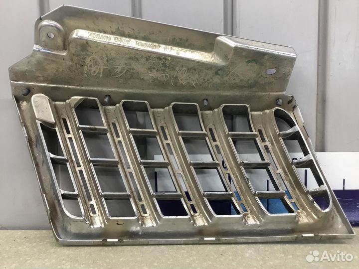 Решетка радиатора Mitsubishi Pajero Montero Sport