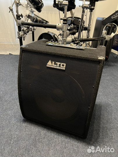 Комбоусилитель alto kick 15 400Вт