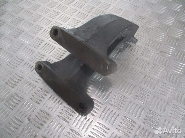 Кронштейн двигателя передний MAN 51415013063