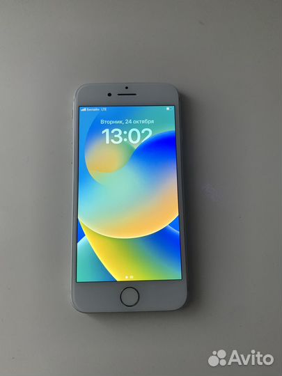 iPhone 8, 64 ГБ