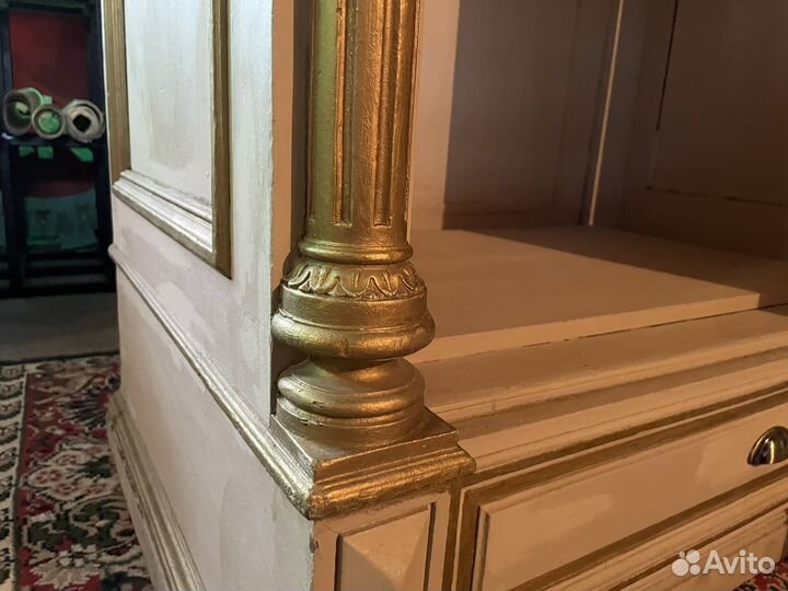 Шкаф старинный