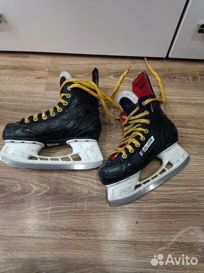 Коньки хоккейные